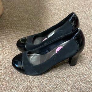 Life stride black heels (box a)